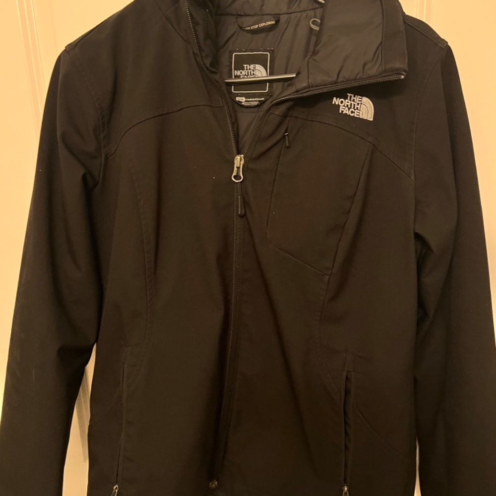 Women’s Northface Windwall Jacket - image 3